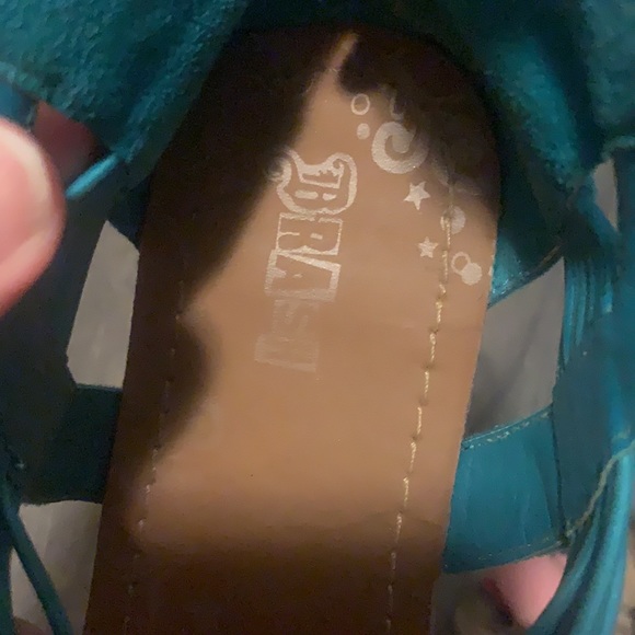 Women’s Size 9.5 Teal/Tan Sandals - Picture 4 of 5
